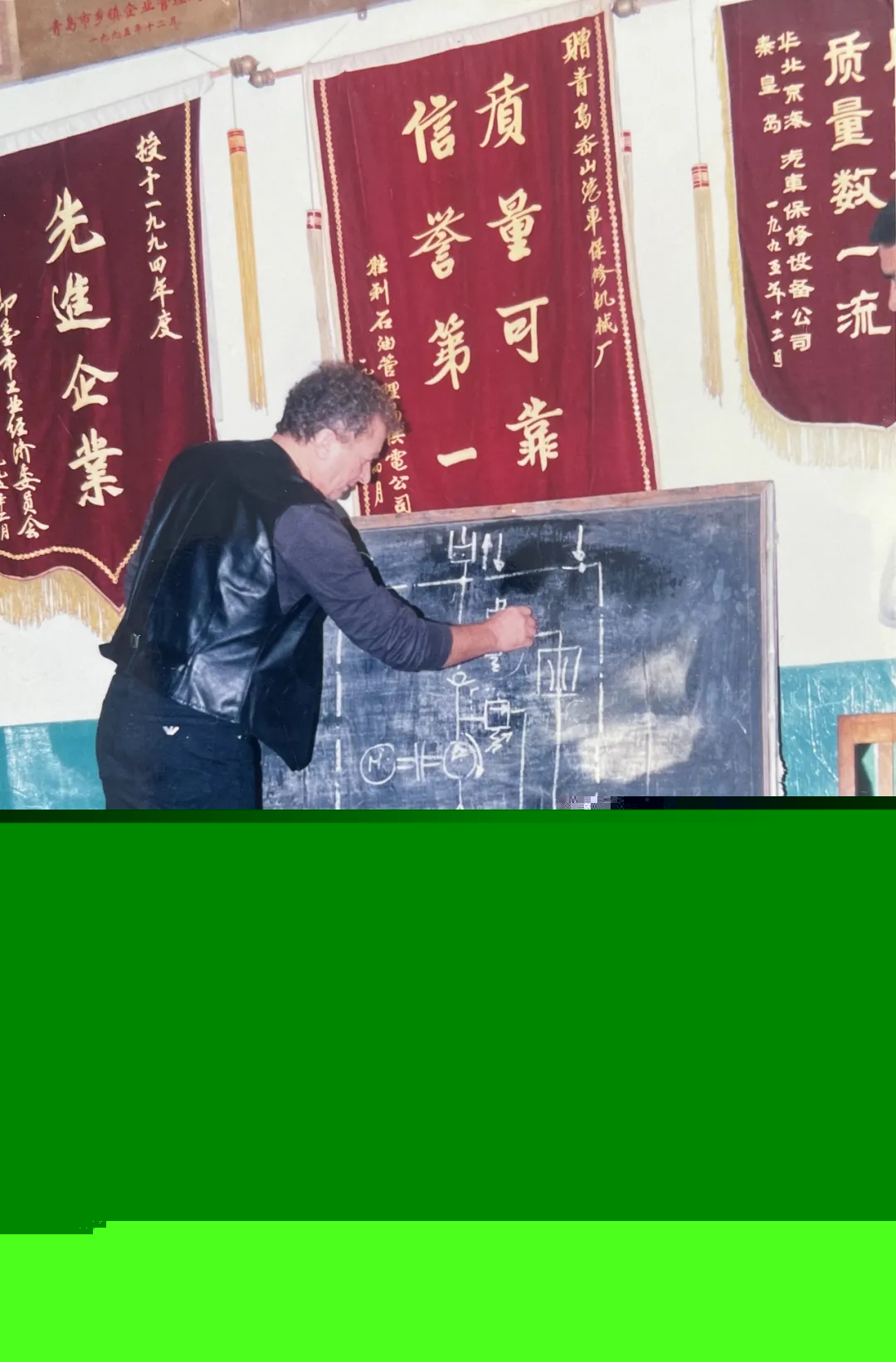 國內(nèi)首臺橫梁舉升機(jī)